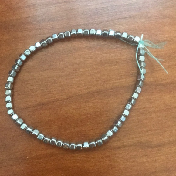 Three easy to wear fringe bracelets - Picture 2 of 4